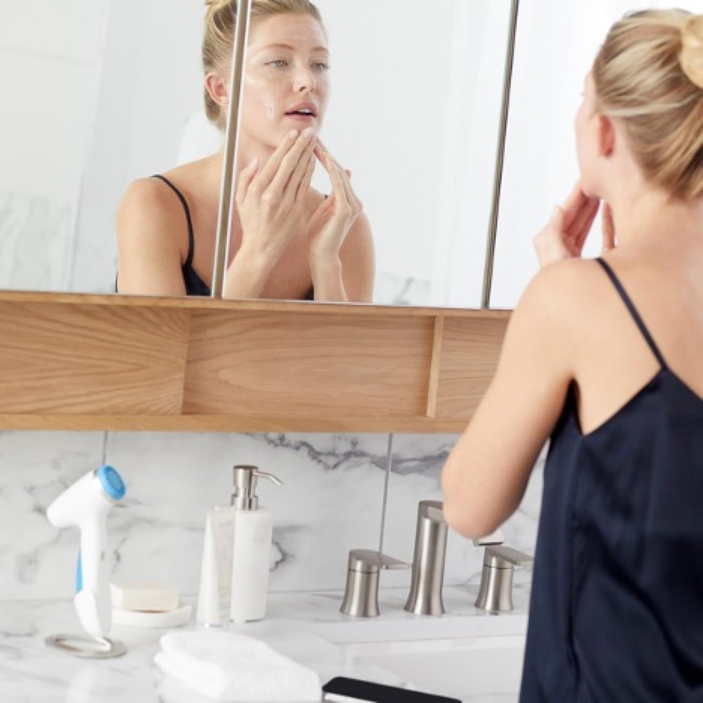 Nu Skin ageLOC LumiSpa Treatment Cleanser | Sensitive Skin | Gentle and Comforting Formula for Balanced Complexion | Enhanced LumiSpa Performance | Infused with ageLOC Technology | 3.4 fl oz